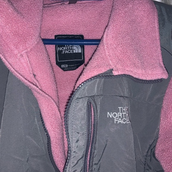 Pink north face jacket - Picture 2 of 2